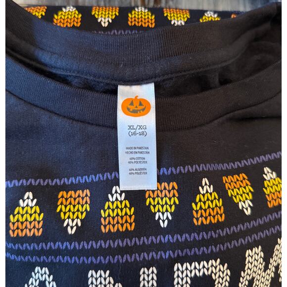 Grandma Never Runs Out of Kisses or Candy Sweater Size XL - Picture 2 of 3